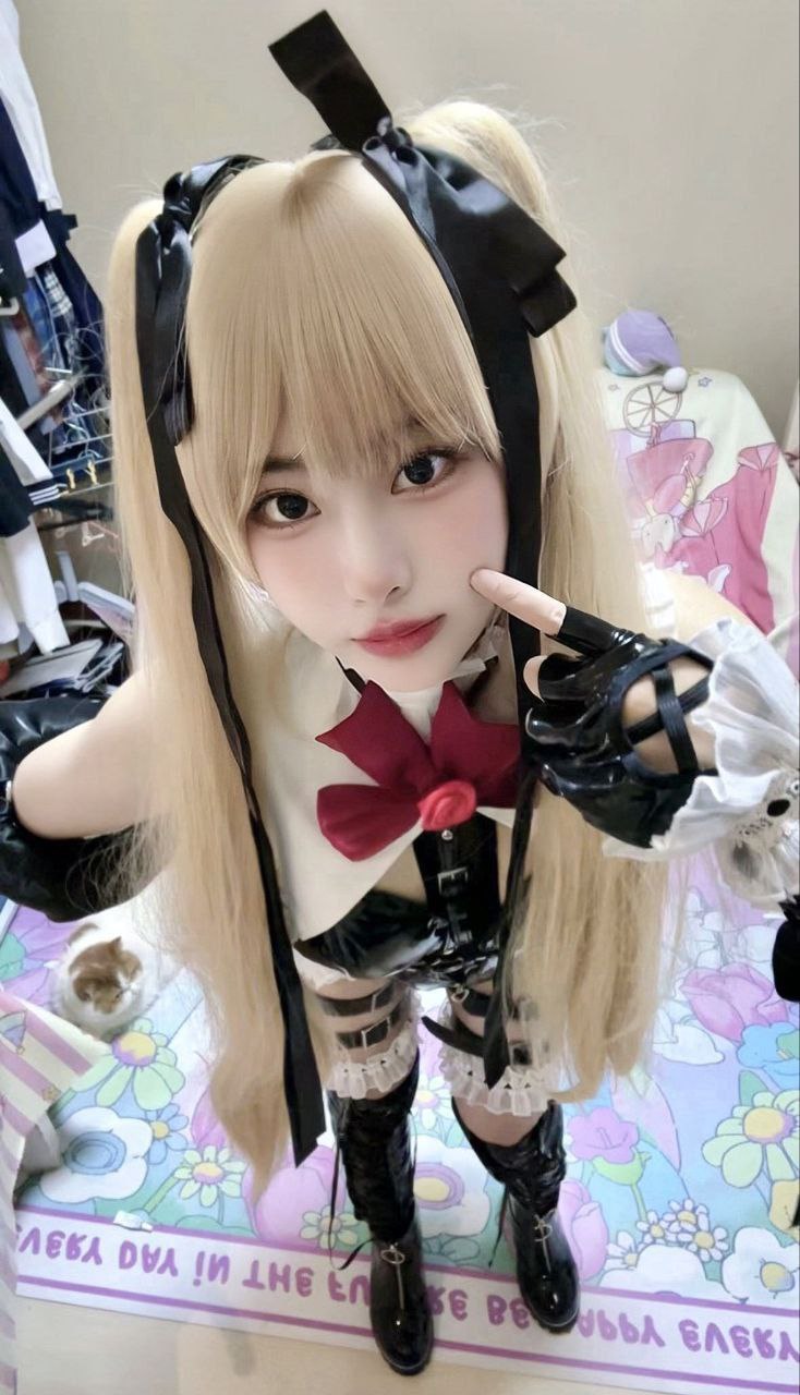 钟爱Cosplay少女曦月