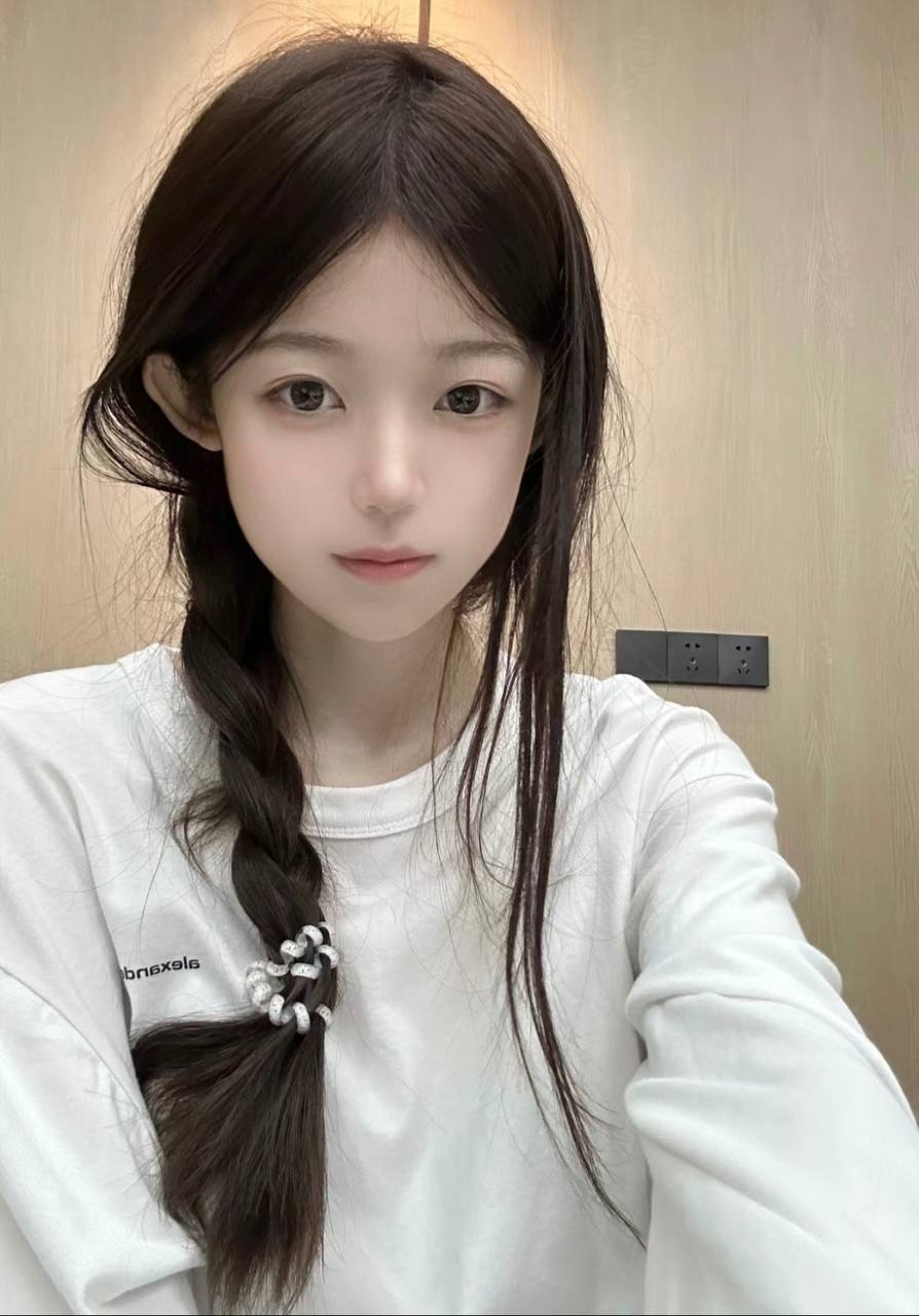 在校小仙女学生Arin