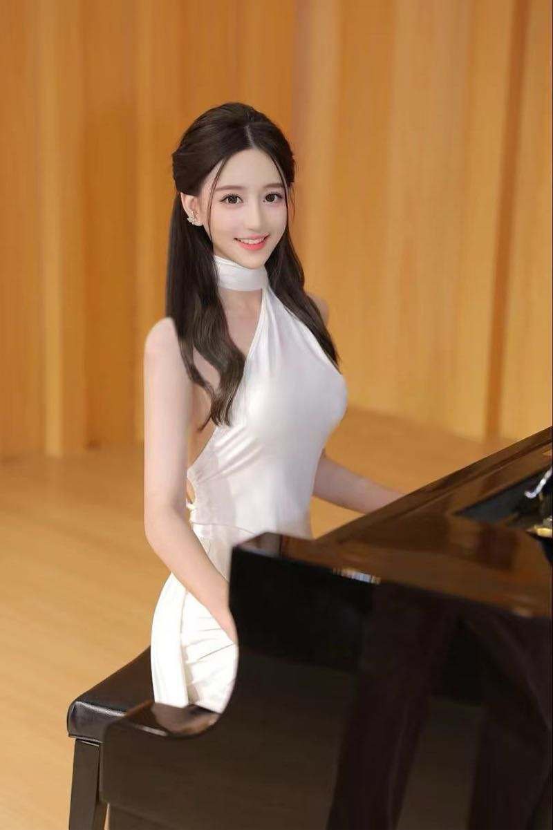 耐看素颜脸Velyn