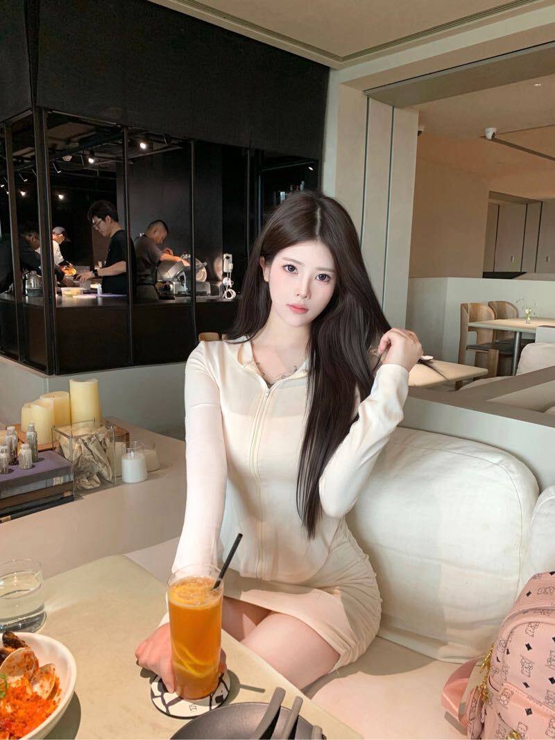 干净耐看小姐姐安莹莹