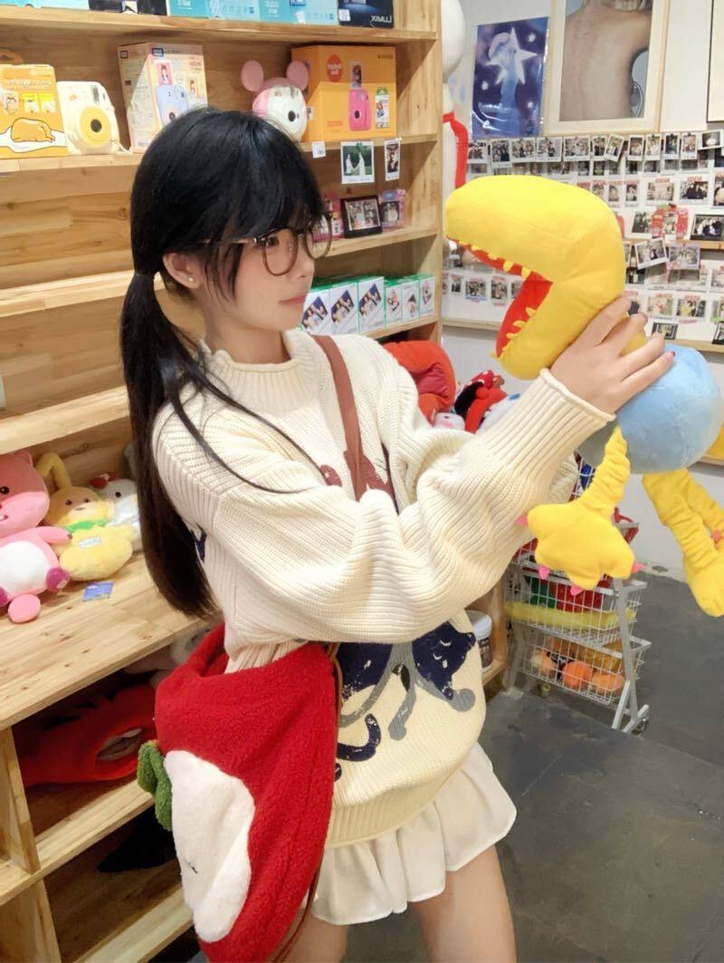 JK制服美少女莓莓