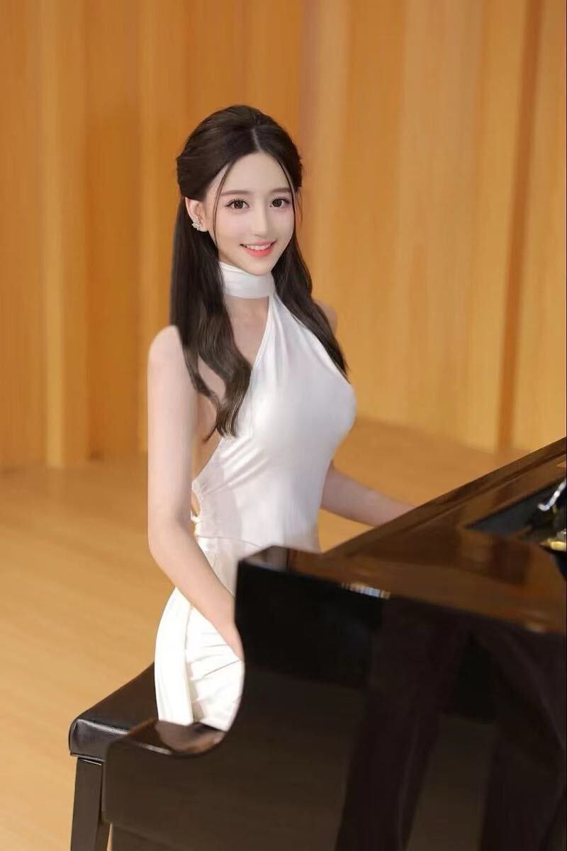 音乐系系花Laena
