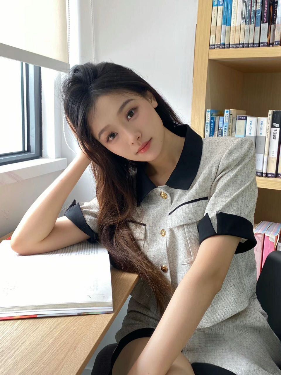傻白甜学妹Olyne