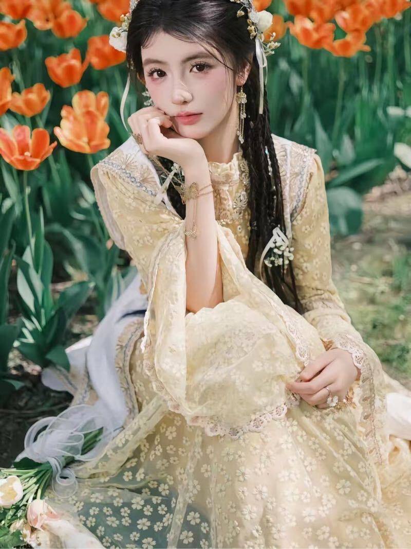 大眼娃娃脸Amili