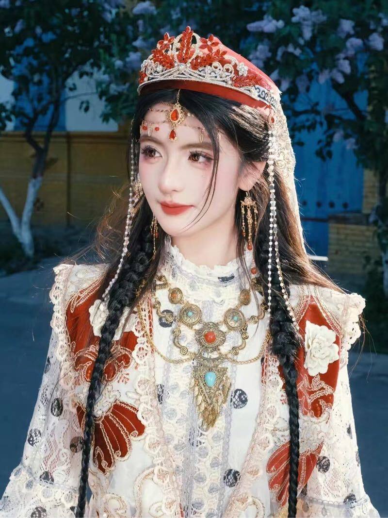 大眼娃娃脸Amili