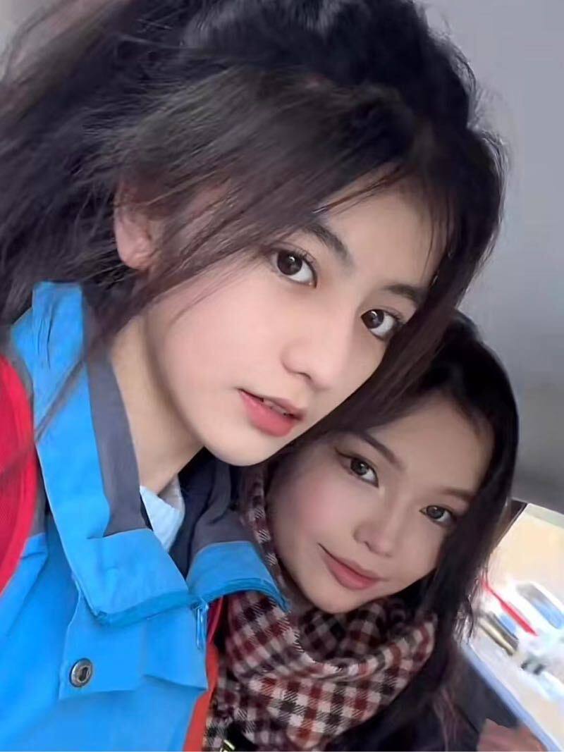 大眼娃娃脸Amili