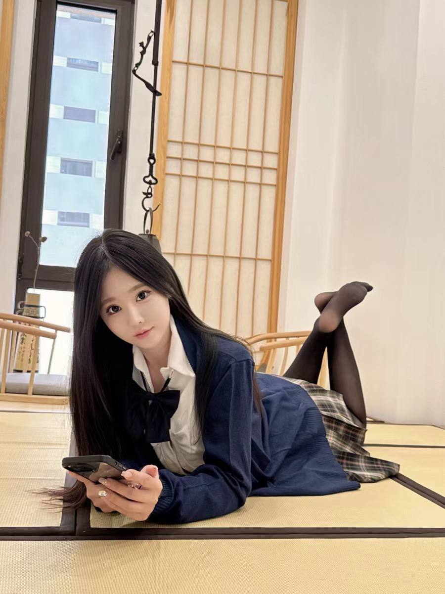 巨乳纯欲小姐姐Lysea