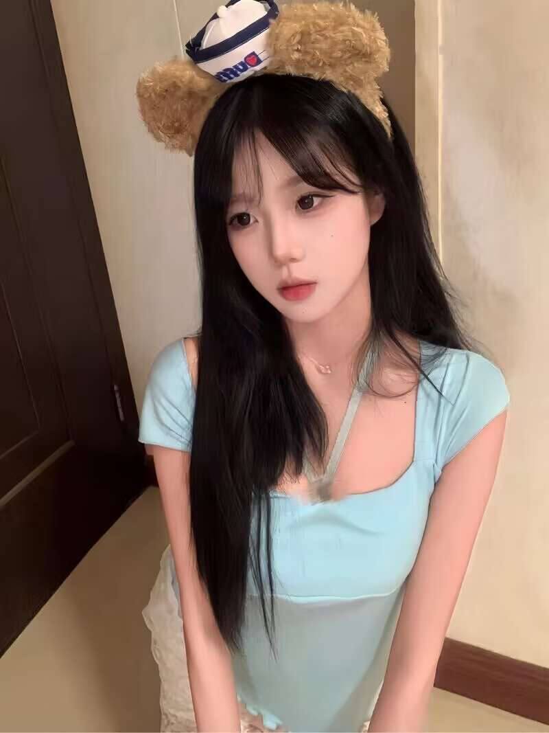 娇小可人安瑾