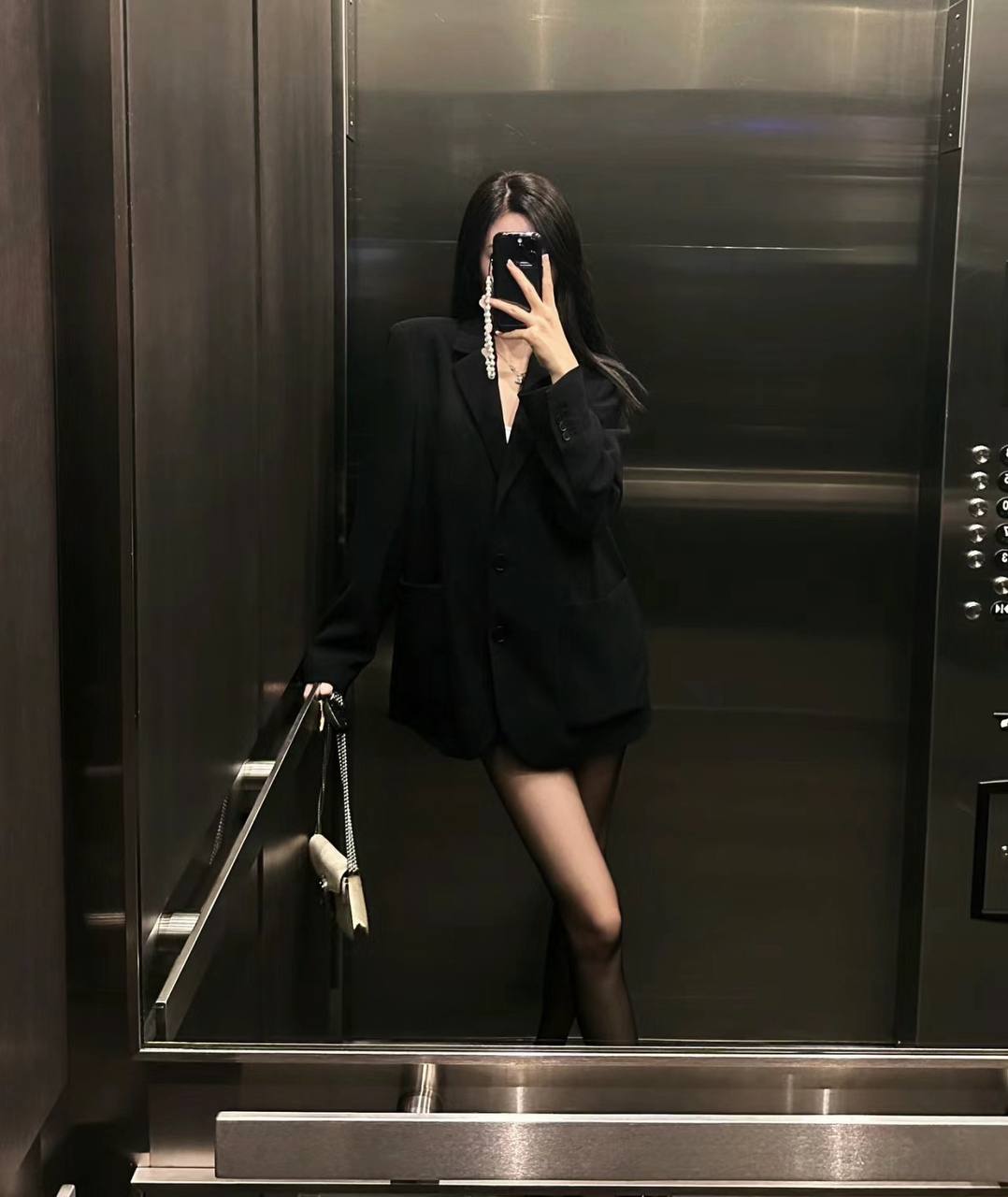 高颜值网红Velah