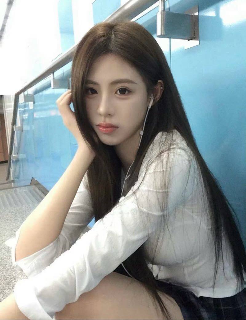 在校舞蹈生沁然