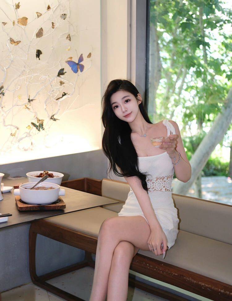 气质长腿甜妹Viera