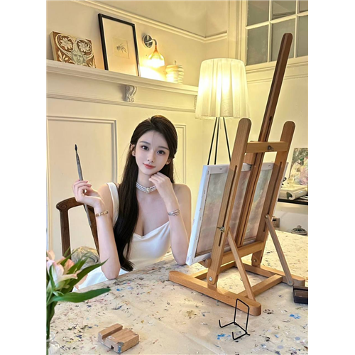 艺术学院校花洛菲