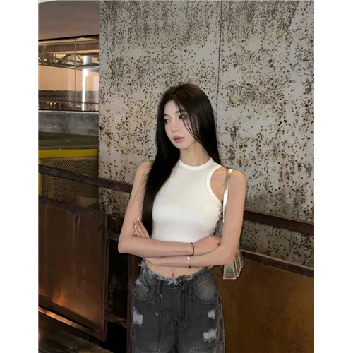 时髦亮眼少女沁萌